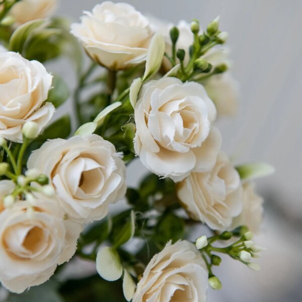 15 blomsterhoder – 5 greiner silkeroser til bryllup, kranser og dekor