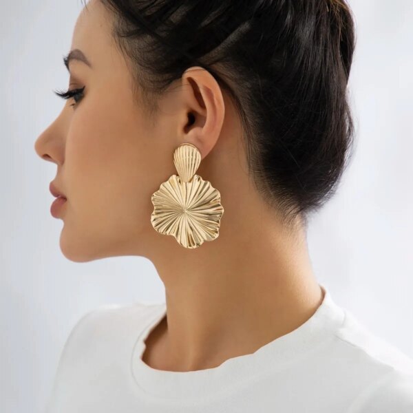 Trendy Geometric Lotus Leaf Shape Pendant Drop Earrings