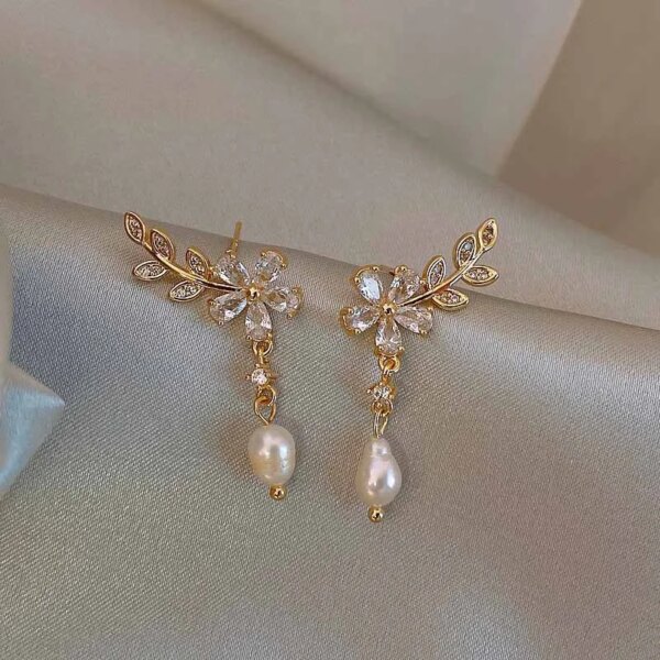 Exquisite Leaves Crystal Flower Stud Earrings