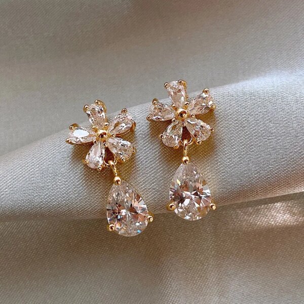 Exquisite Leaves Crystal Flower Stud Earrings