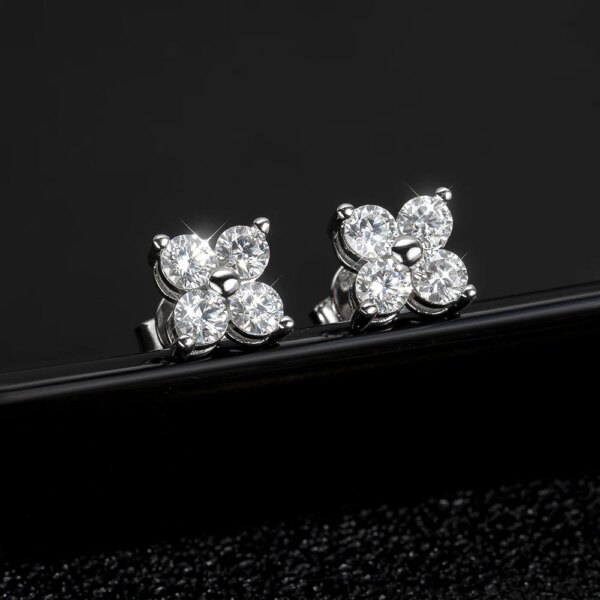KNOBSPIN D VVS1 Round Moissanite Stud Earrings – 4 Stones, s925 Silver, GRA-sertifisert