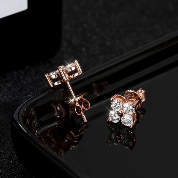 KNOBSPIN D VVS1 Round Moissanite Stud Earrings – 4 Stones, s925 Silver, GRA-sertifisert