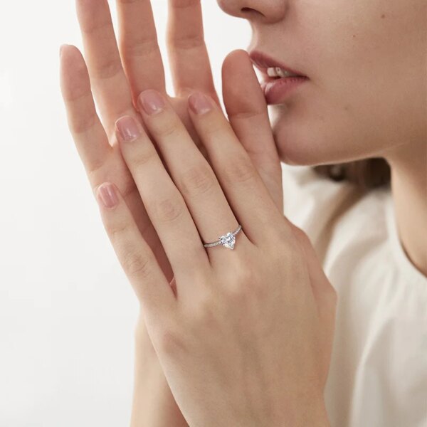 KNOBSPIN Hjerteformet Moissanite Forlovelsesring 1–2 ct, D Farge VVS1, 925 Sølv med 18K Hvitt Gull