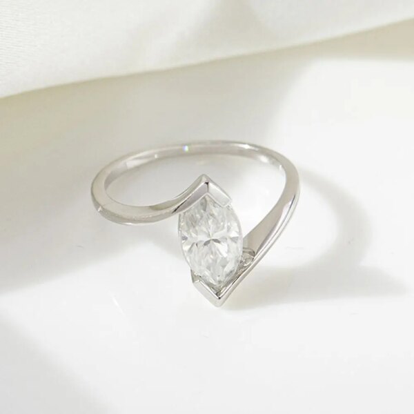 KNOBSPIN 1ct Pæreformet Moissanite Ring 925 Sølv