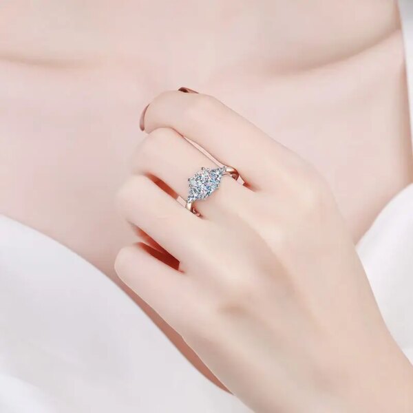 3ct Moissanite Forlovelsesring 18K Hvitt Gull