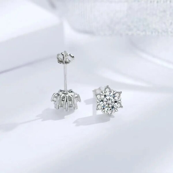 S925 Silver Moissanite Snowflake Earrings – 6-Claw Design