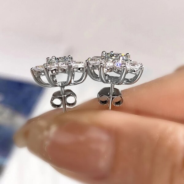 DW 0.5CT Moissanite Blomst Øreplugger – 925 Sølv