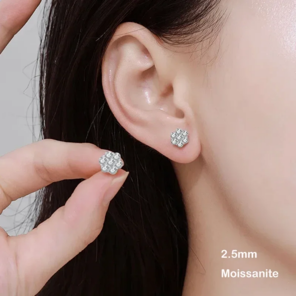 EWYA 1.4CT Moissanite Flower Stud Earrings – 7 Stones, 925 Silver