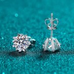 NeeTim 0.3ct-2ct Moissanite Earrings Lab Diamond 925 Sterling Silver with Gold Plated Snowflake Studs Earring Wedding Jewelry