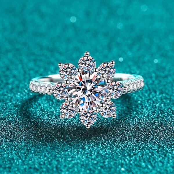 NeeTim 1–2CT Moissanite Eternity Flower Ring – Gold Plated 925 Silver
