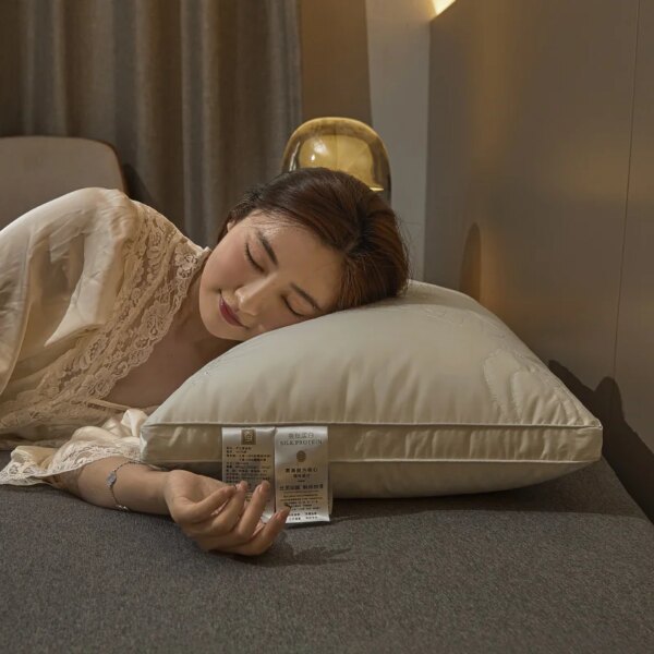 Mulberry Silk Pillow 7A Antibacterial Sleeping Pillow