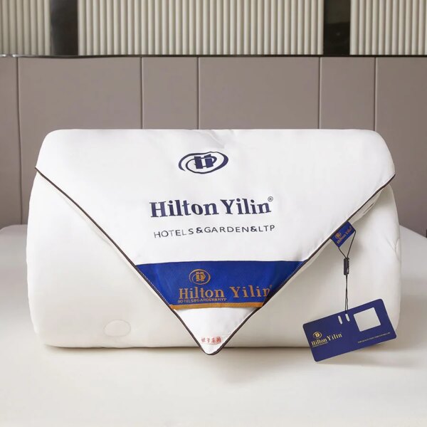 Luxury Hotel Comforter – Soft, Fluffy & All-Season Quilt