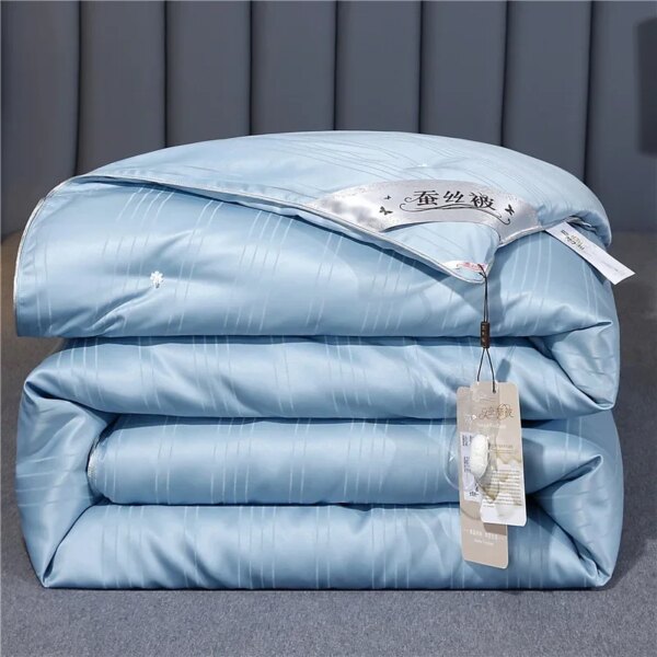 Mulberry Silk Quilt is 100% natural silk filling in all seasons